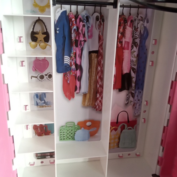 2018 Mattel Barbie Foldable Closet clothes storage - Picture 6 of 6